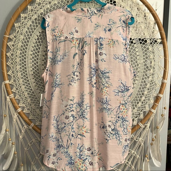 🌻Pastel Pink Floral Wrap Top - Picture 7 of 13